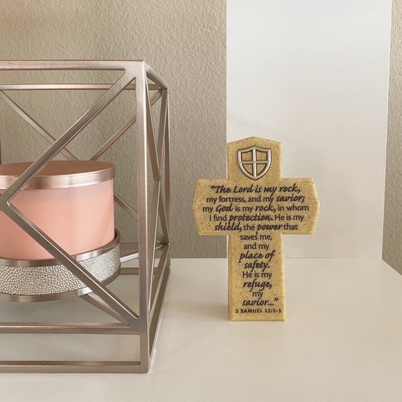Christian cross decor with scripture - Picture 2 of 5